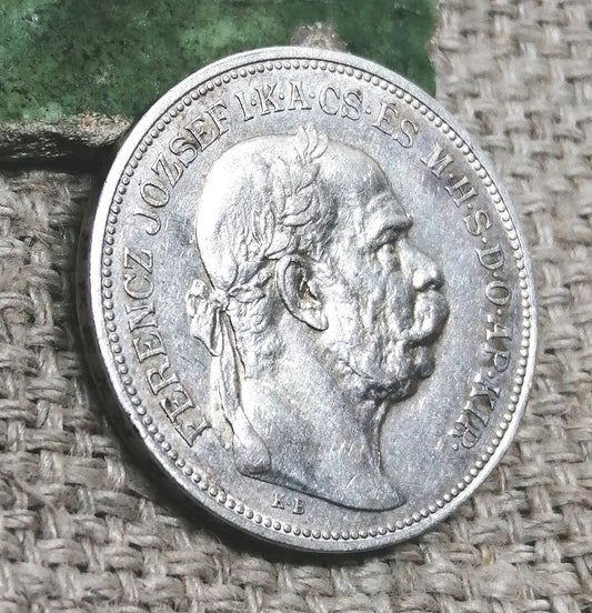 A Korona: Az Osztrák-Magyar Monarchia csillogó emlékei